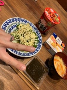 決定的な瞬間！目に入れても…