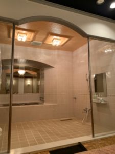 広いバスルーム